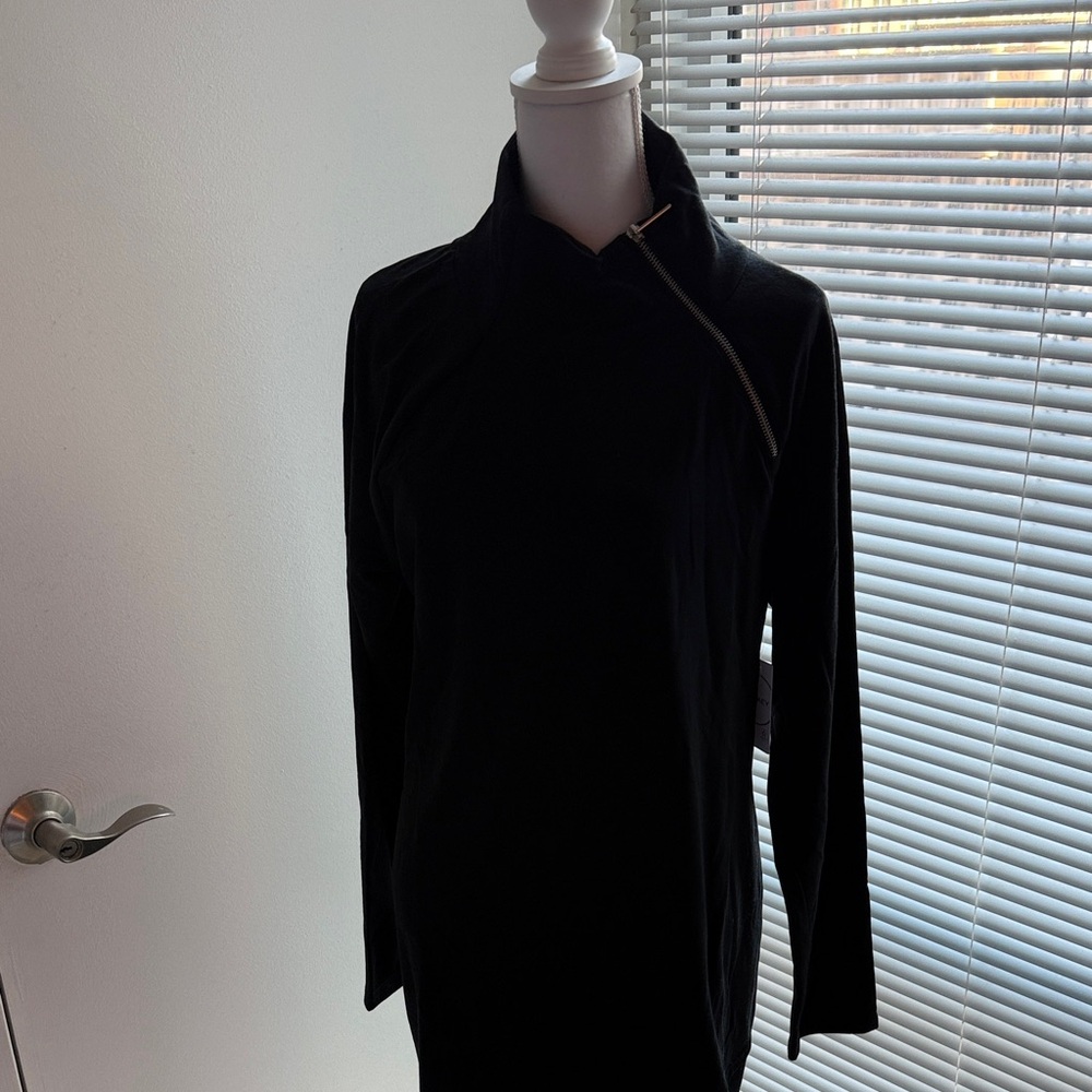 Black Long Sleeve Dress with Zipper Detail